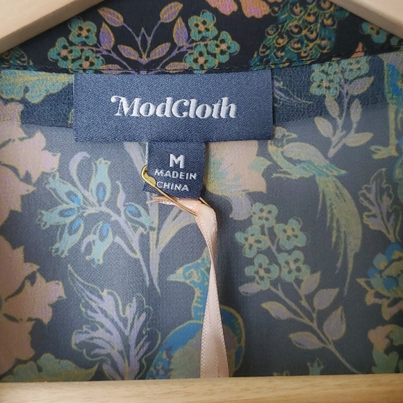 NWT Modcloth Buzzworthy Peacock Floral Blouse M - Picture 5 of 7